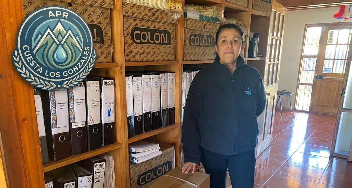 APR Cuesta Los Gonzales recibe la primera entrega de medidores.
